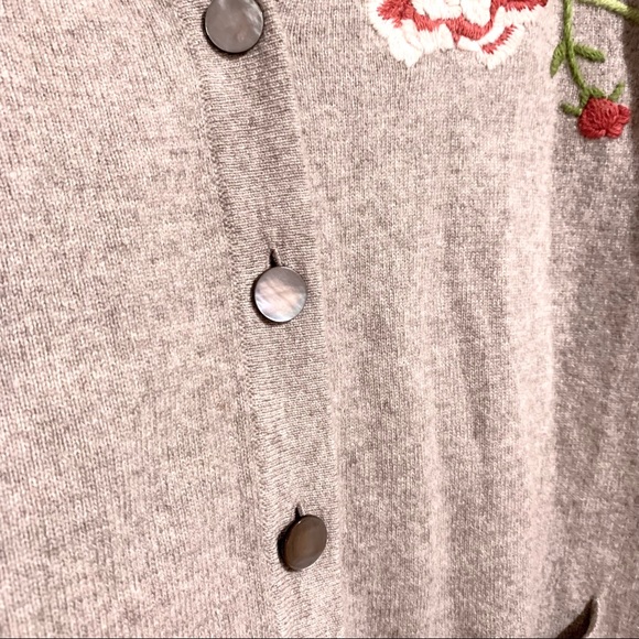 FTC 100% Cashmere Cardigan Floral Embroidery - Picture 9 of 15